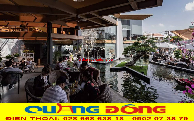 B&agrave;n ghế giả m&acirc;y QD-211 thiết kế đẹp, cao cấp trưng b&agrave;y tại Green cafe