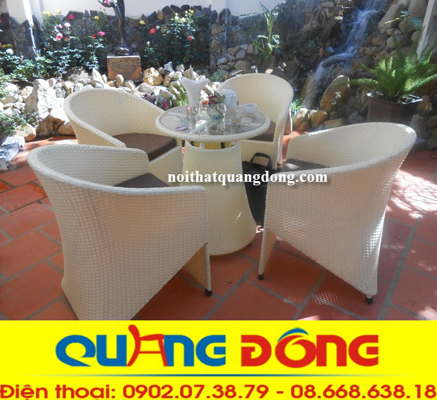B&agrave;n ghế m&acirc;y nhựa QD-098 l&agrave; mẫu b&agrave;n ghế đan m&acirc;y nhựa chất lượng cao, thiết kế đẹp, cho cafe, resort.