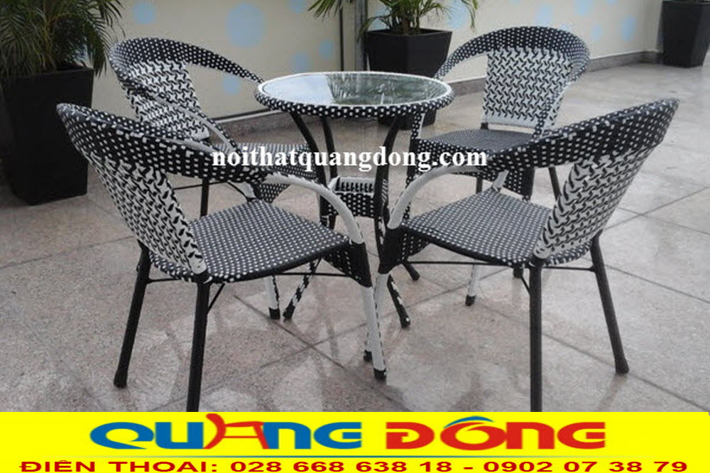 Bàn ghế giả mây QD-281 là mẫu bàn ghế mây nhựa giá tốt, đầu tư hiệu quả cho quán cafe