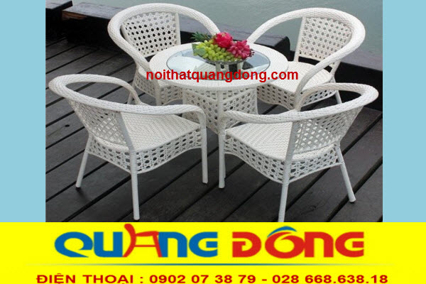 KIỂU đan mắt c&aacute;o ở mẫu b&agrave;n ghế giả m&acirc;y QD-325 v&ocirc; c&ugrave;ng duy&ecirc;n d&aacute;ng, gi&aacute; cả sản phẩm hợp l&yacute;.