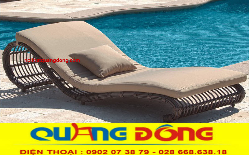 Ghế nằm hồ bơi nhựa giả m&acirc;y QD-563 được đan m&acirc;y nhựa cao cấp, ghi h&igrave;nh thực tế khi b&agrave;n giao cho kh&aacute;ch sạn New orient Đ&agrave; Nẵng.