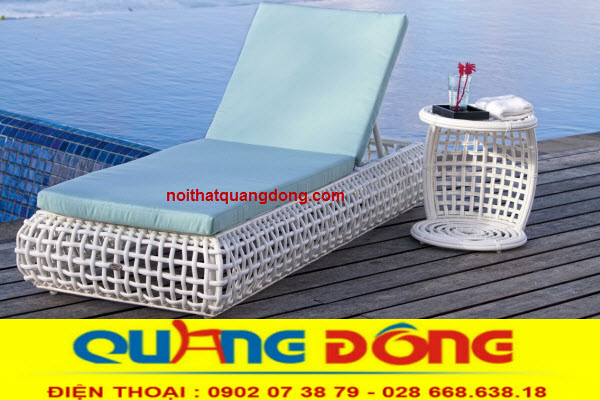 Ghế nằm hồ bơi nhựa giả m&acirc;y đan m&acirc;y nhựa sợi b&aacute;n nguyệt cao cấp, m&agrave;u trắng k&egrave;m b&agrave;n m&acirc;y nhựa c&aacute;ch điệu