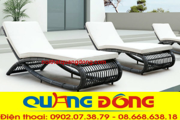 Ghế hồ bơi nhựa giả m&acirc;yQD-563 thiết kế h&igrave;nh chữ anh pha, đan sợi nhựa m&acirc;y bản lớn, khung bằng th&eacute;p, nh&ocirc;m hoặc inox.