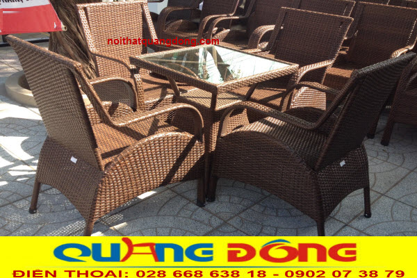 Bàn ghế giả mây lựa chọn hàng đầu của những quán café sân vườn.