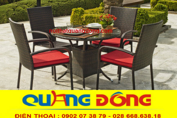 Bàn ghế nhựa giả mây vũ khí makeup cho không gian của bạn.