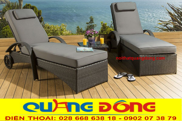 Ghế nằm hồ bơi mây nhựa có nhanh bị xưa cũ không?