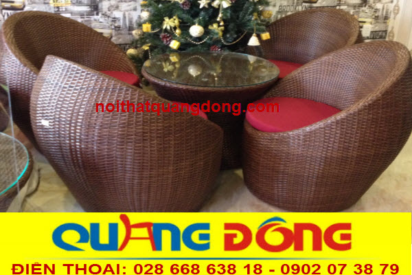 Vì sao bàn ghế giả mây nhanh hư hỏng và cách khắc phục