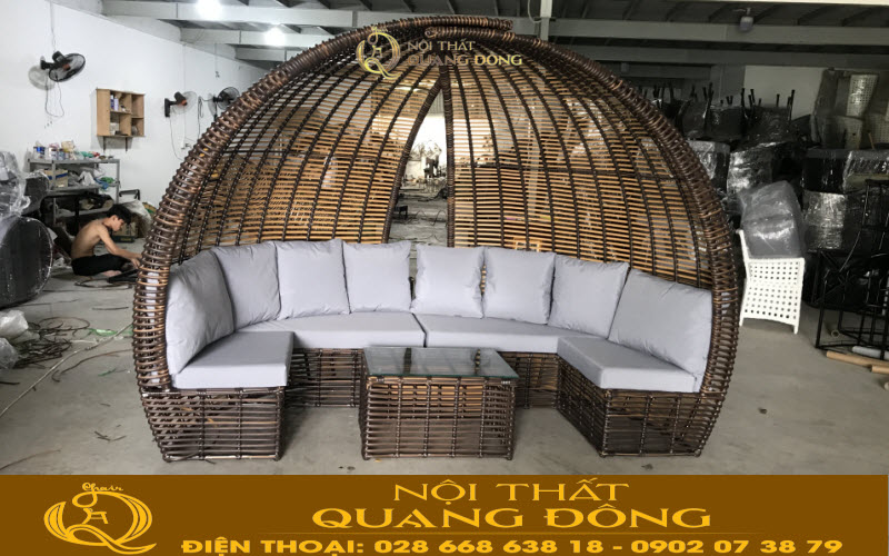 Nội Thất Quang Đông ra mẫu sofa mây nhựa ngoài trời có mái vòm theo yêu cầu của khách hàng